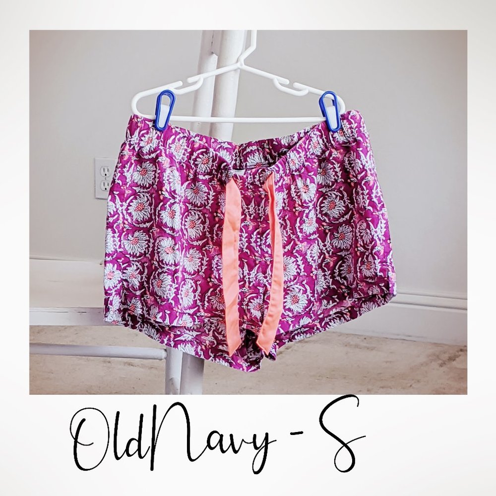 Old Navy - S - Fuchsia floral shorts